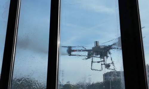 2025年必火的项目！引众人围观【迈优威双系留高空清洗无人机】