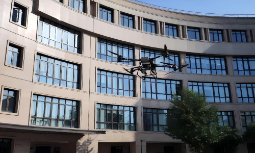 迈优威FC30S照明喊话探照灯综合挂载应用，应用于城市综合管理