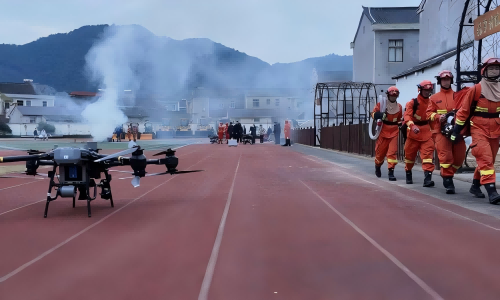 智能有效的消防伙伴：揭秘迈优威无人机与消防的合作