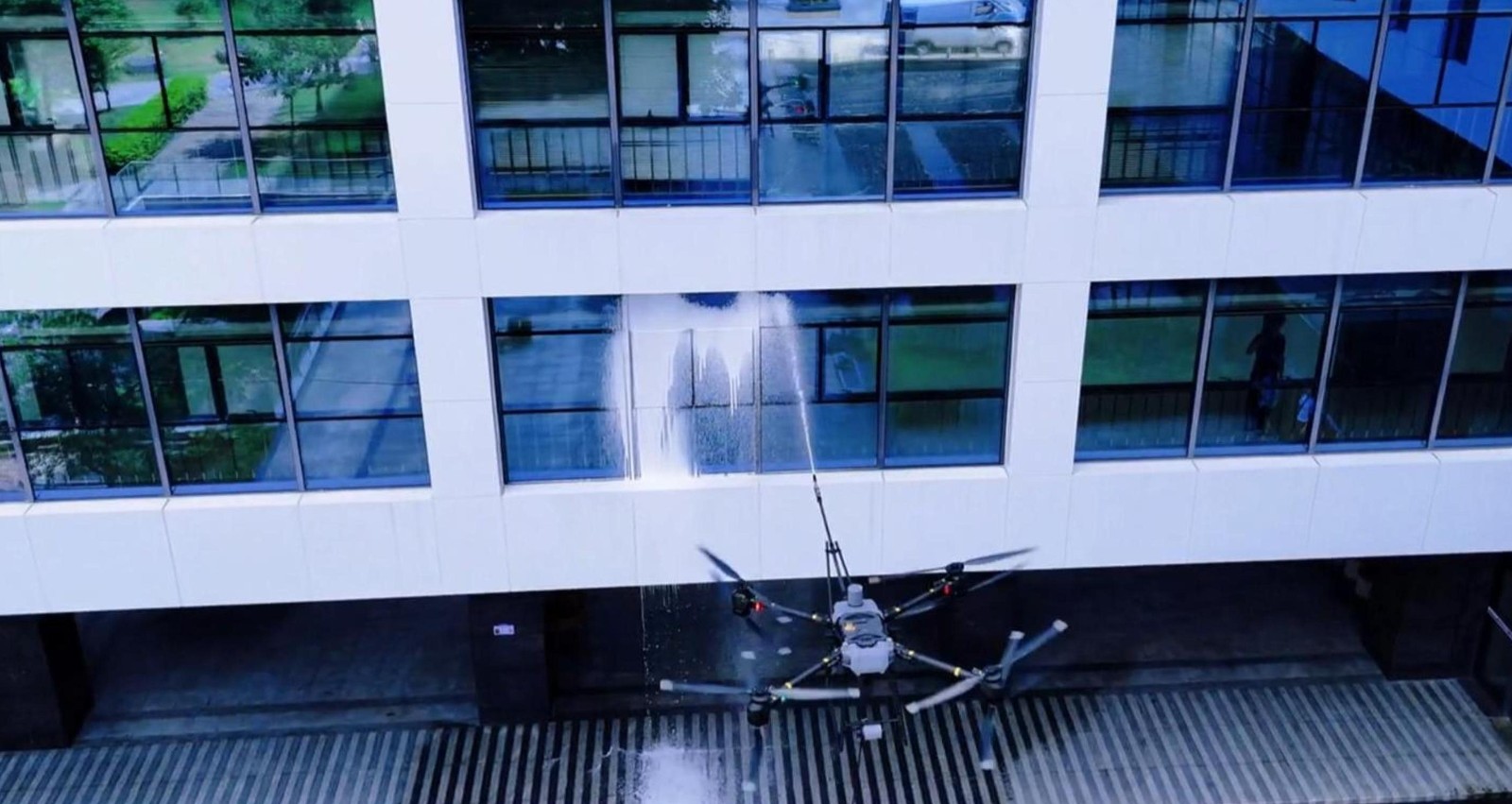 17611209699823.jpg 10月17日(2)-封面.jpg