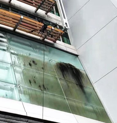 香港浅水湾The Lily酒店迎来无人机高空玻璃幕墙清洗新体验