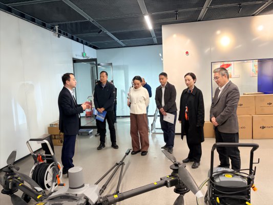 成都市双流区人大常委会领导一行莅临迈优威考察指导