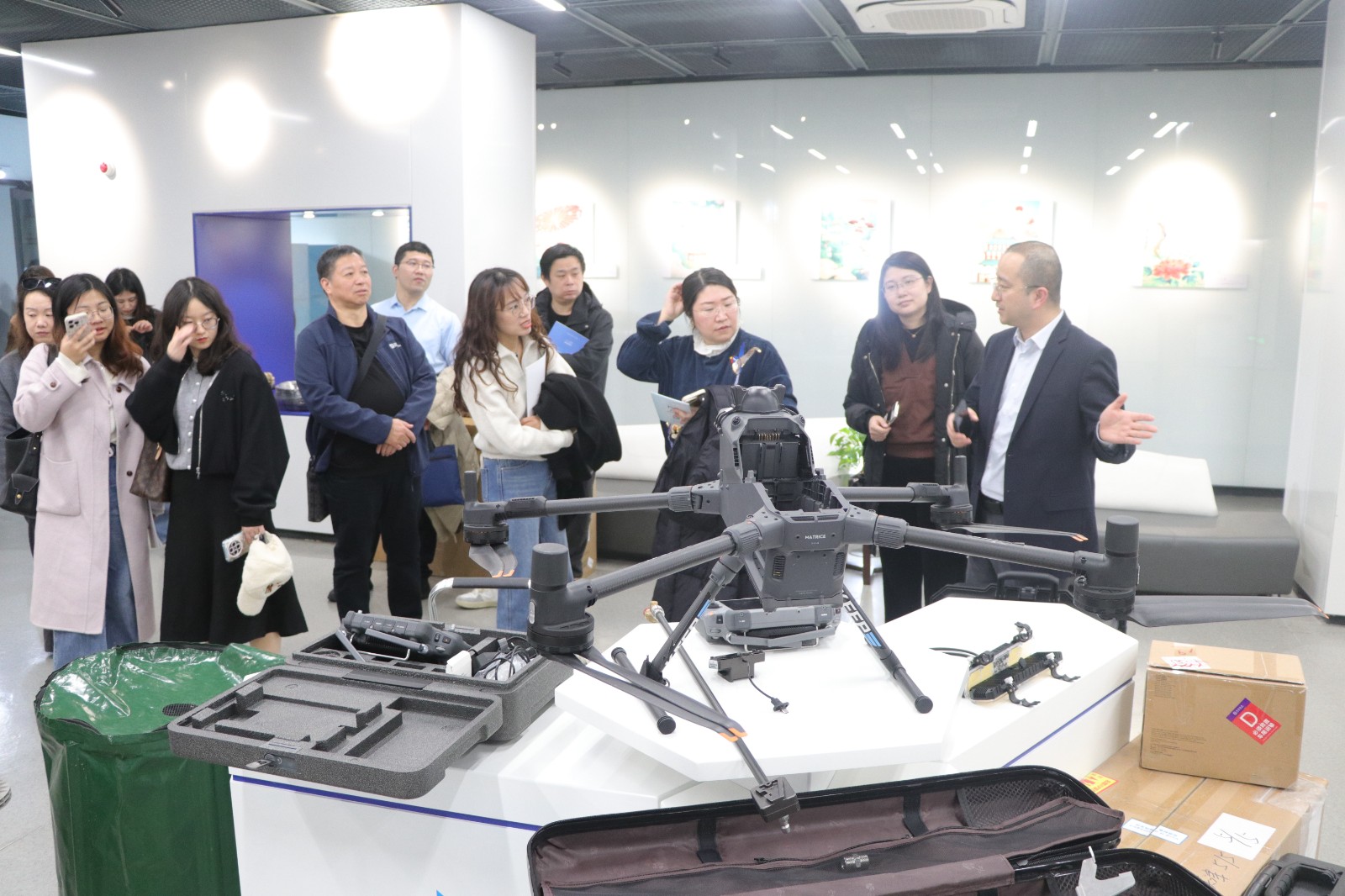 17643128736460.jpg 微信图片_20251128144438_405_39.jpg