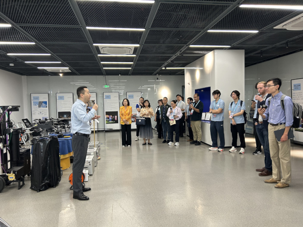 APEC代表走进迈优威，共鉴科创力量